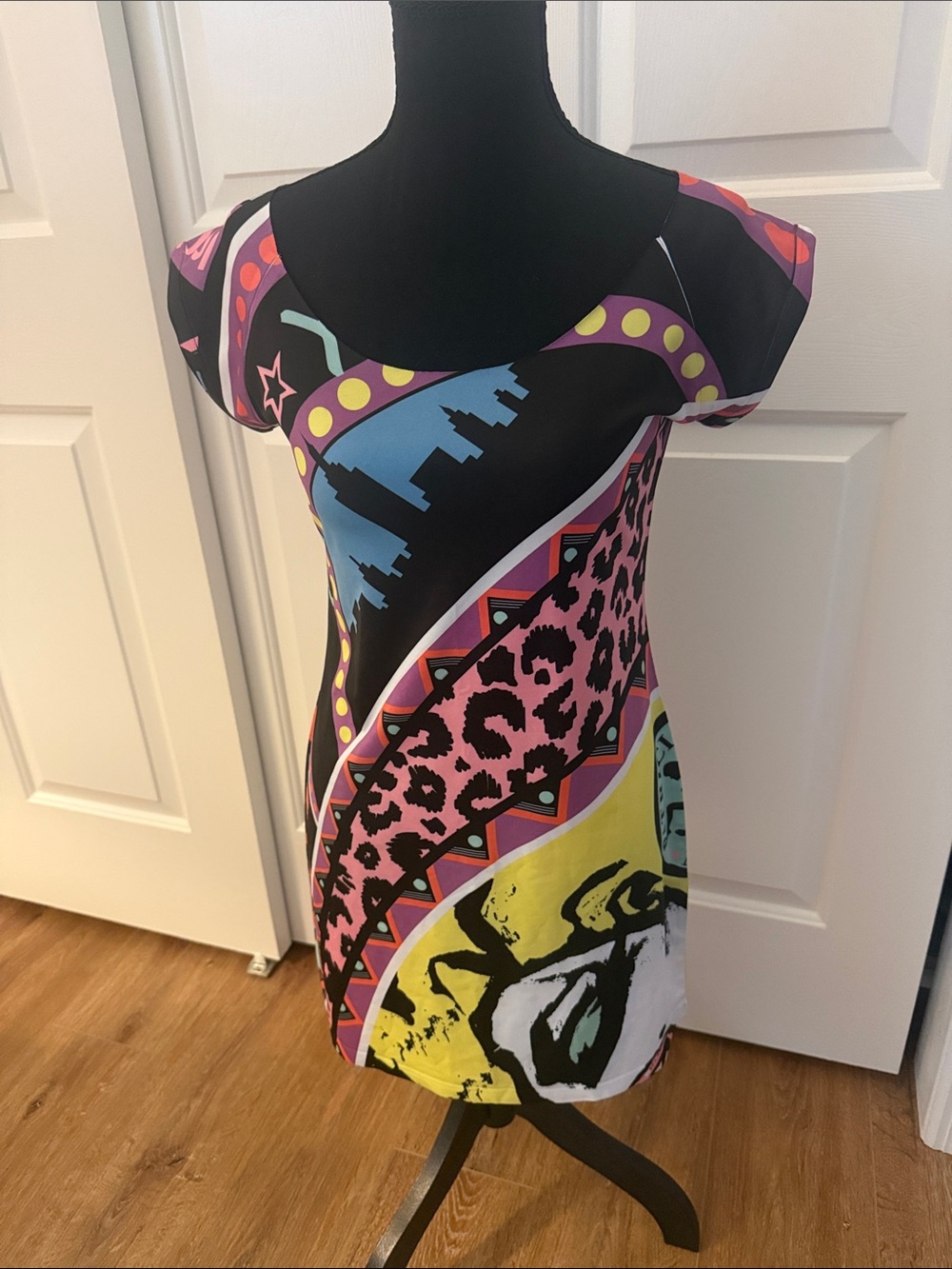 Patricia Field Women’s Graphic Cap-Sleeve Mini Dress Multicolor NYC Design sz L